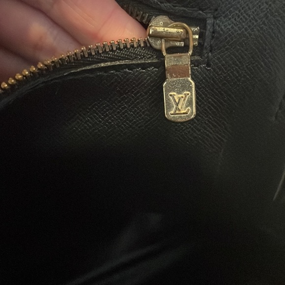 Authentic Louis Vuitton Epi briefcase - Picture 4 of 11